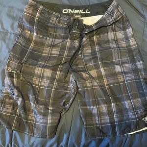 Mens O’Neill board shorts. 32 waist. Great condition